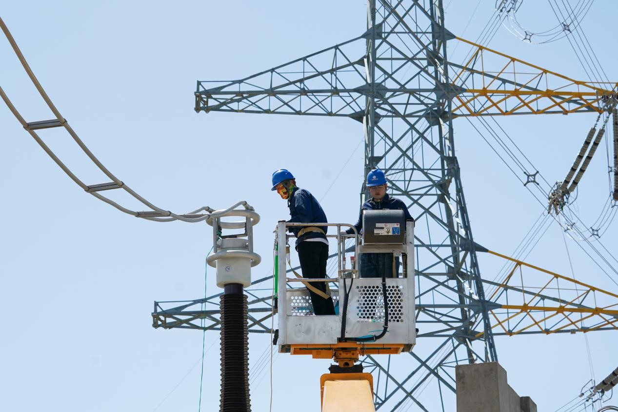 锡林郭勒超高压供电公司圆满完成白腾双回停电检修任务