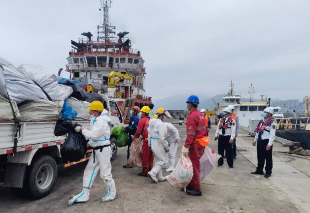 汕头海事部门推进海上风电施工船舶“集中清污”