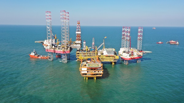 中国最大规模海上岸电项目完成电力动力平台海上安装