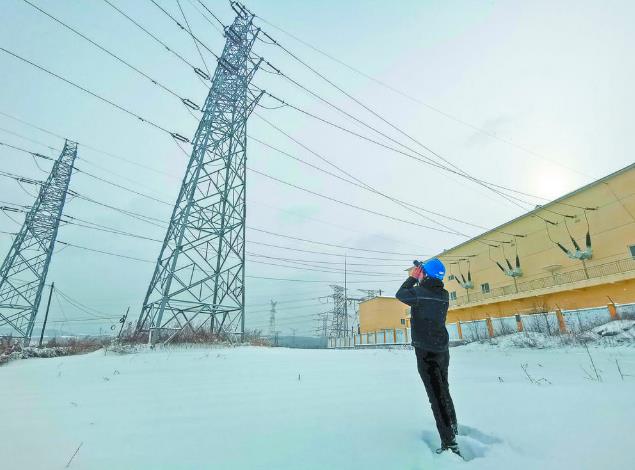 国网黑龙江电力公司确保暴雪天气下 电网平稳运行