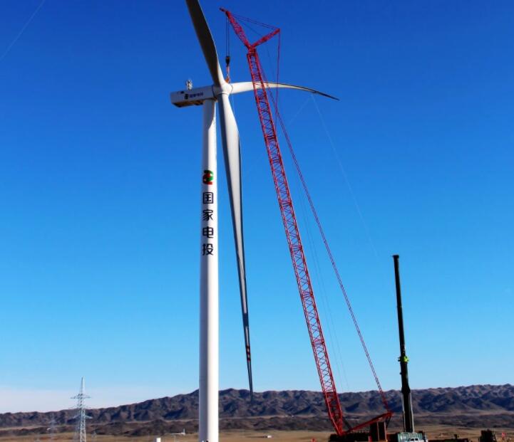 国家电投阿勒泰地区25万千瓦风电项目首台风机并网发电