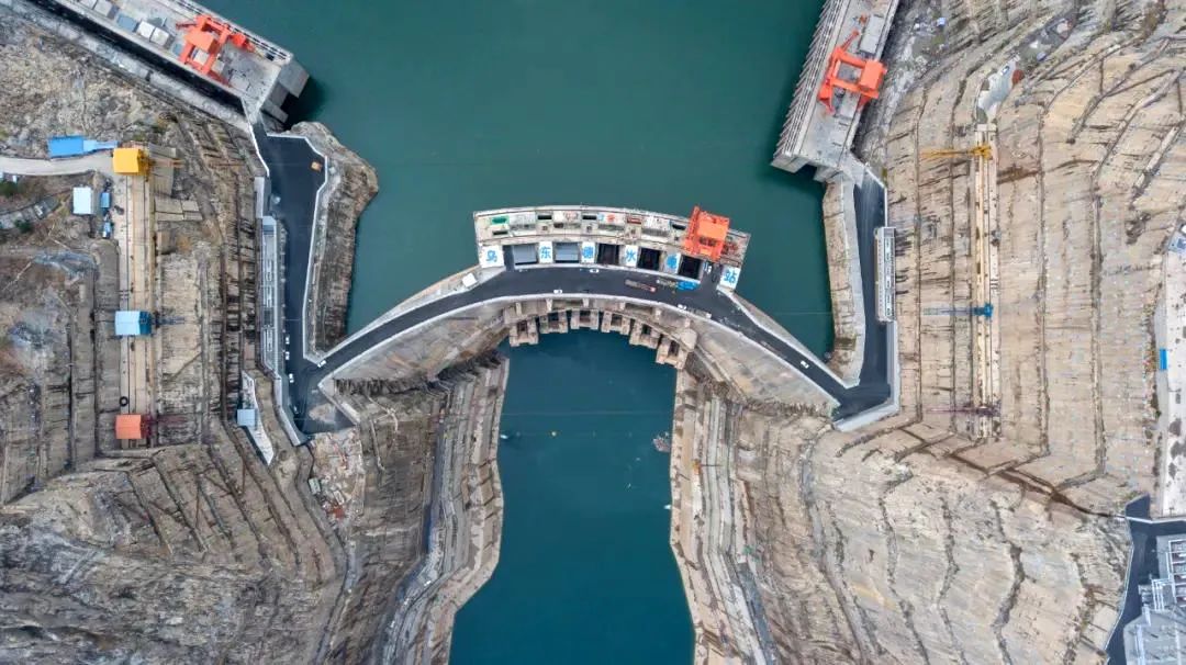 金沙江下游4座梯级电站发电总量突破10000亿千瓦时