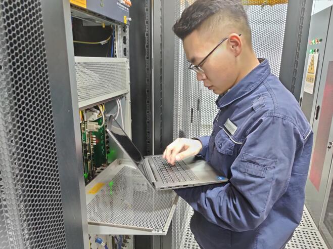 锡林郭勒超高压运行监控处抢修不停歇守护电网稳定线