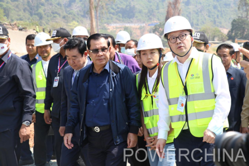 柬埔寨首相洪森视察水电十五局承建的水电站项目
