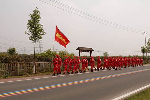 中国安能第二工程局常州分公司抢险救援大队党日活动上演拉练与党史教育“二重奏”