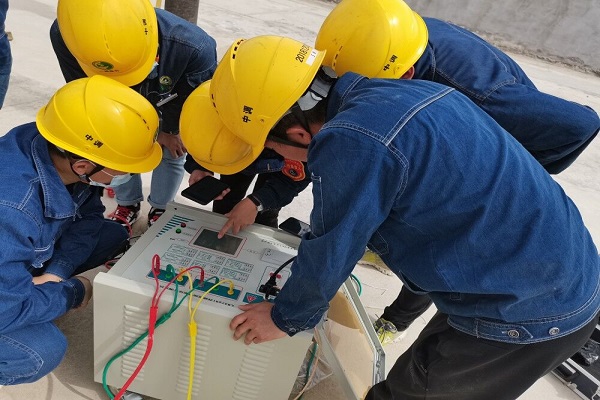 新疆兵团一师电力中心调度所开展线路参数测试 提高电网供电可靠性