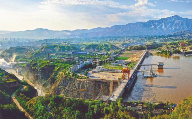 国网甘肃刘家峡水电厂常态化开展水库环境治理绿色工程