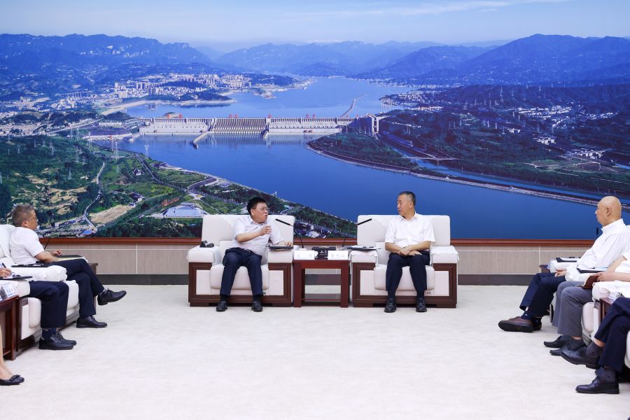 三峡集团与中国能建葛洲坝集团座谈