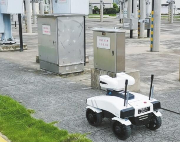 南方电网公司首例CORS+智能巡检机器人完成自动行驶试验
