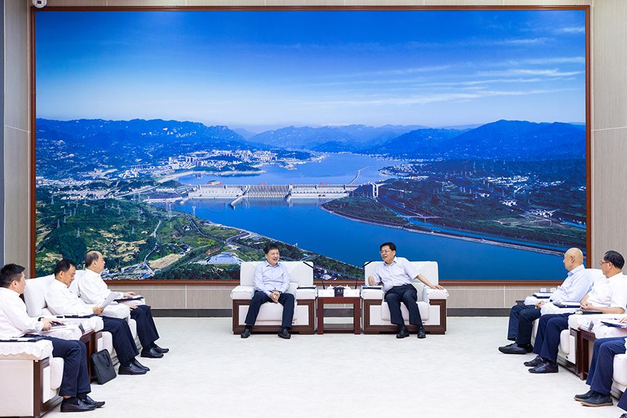 三峡集团与中国电气装备集团座谈
