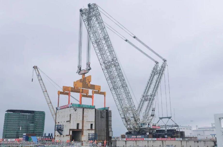 海阳核电3号机组核岛最大最重结构模块吊装就位